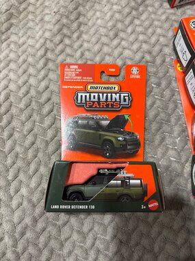 Matchbox Moving Parts Land Rover Defender 130